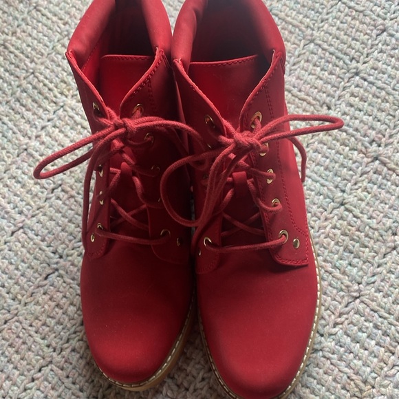 🦊 Newly listed red beauties. EUC - Picture 8 of 13